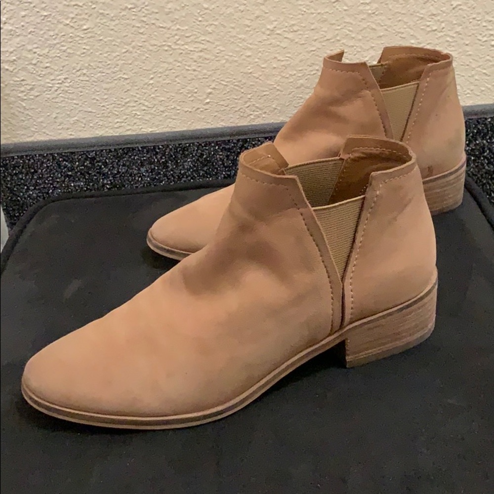 Dolce vita boots size 7.5